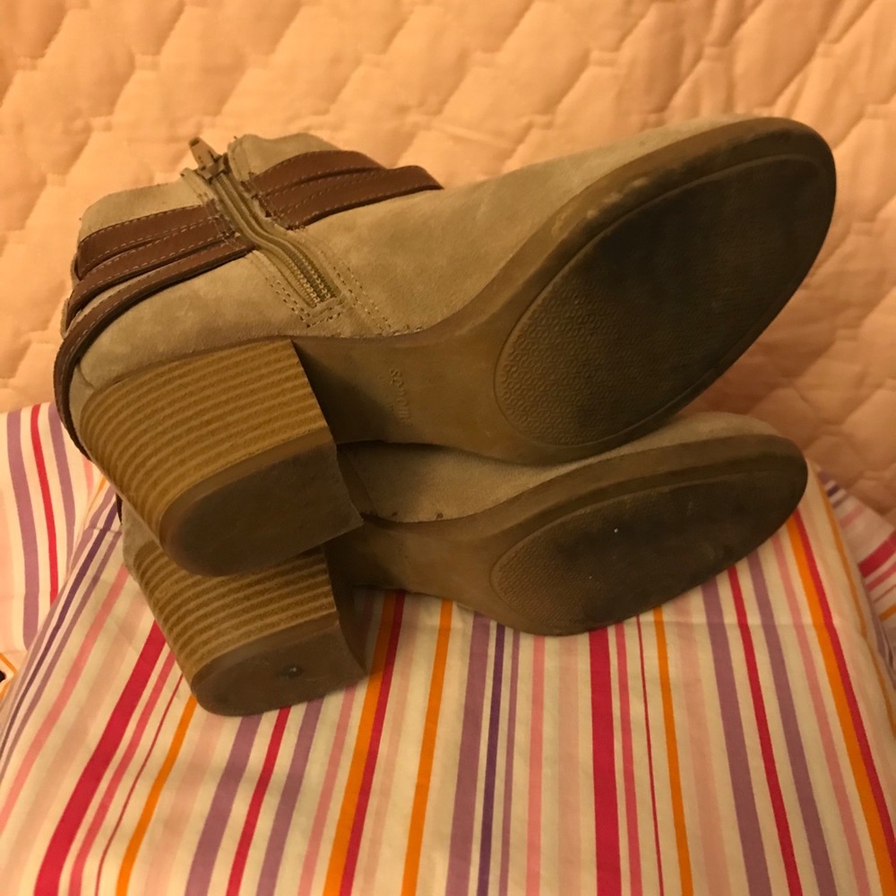 Sonoma tan suede ankle boots/ Bundle and save. - Picture 3 of 4